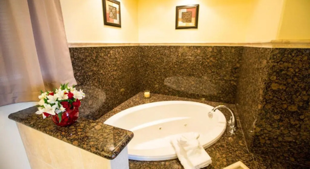 Полулюкс Beachwalker Inn & Suites