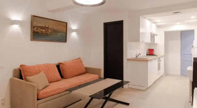 Air-conditioned furnished studio in a quiet area in the Viel Antibes, Забронировать Апартаменты/квартира Отели Антиб с парковкой, рядом с Antibes Archaeology Museum, Парковка