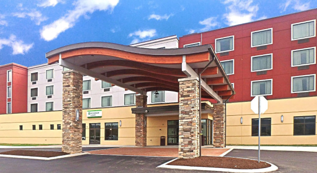 Двухместный номер Standard Wyndham Garden State College