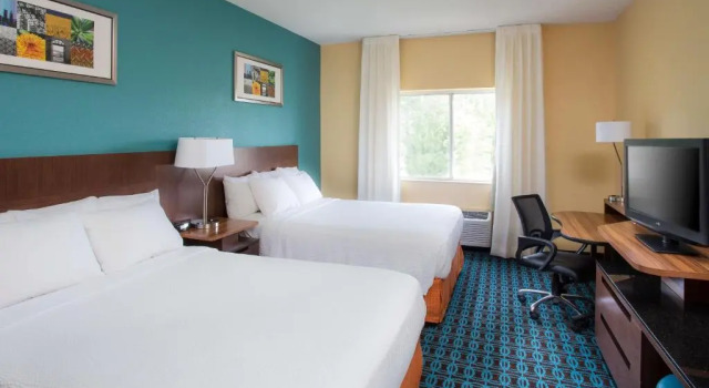 Четырёхместный номер Standard Fairfield Inn & Suites by Marriott Quincy