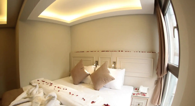 X-Nellyi Boutique Hotel