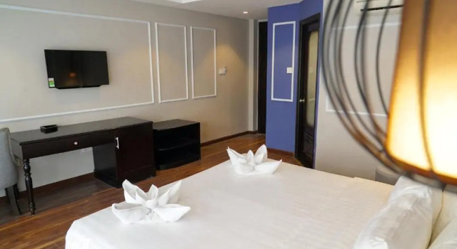 Полулюкс с видом на город Hanoi La Castela Hotel