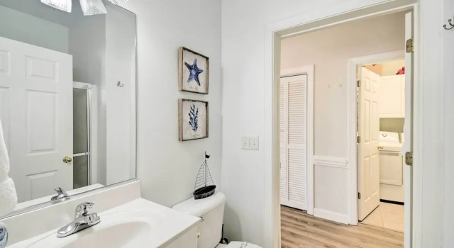 Апартаменты с 4 комнатами Ocean Isle Condo With Community Pool & Hot Tub!