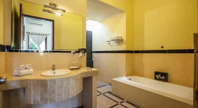 Вилла PB - 6BR- V1 & V3 6BR Private Pool Villa, Walk to Seminyak Beach