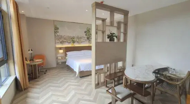 Люкс Deluxe Vienna Hotel (Jinan Tangye Outlets)