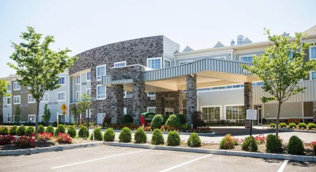 Кровать в общем номере Courtyard by Marriott Philadelphia Springfield