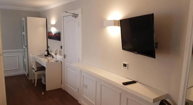 Полулюкс MacLean Guest House