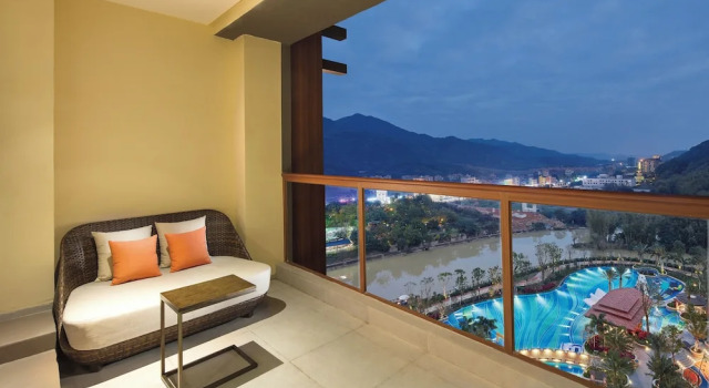Двухместный семейный номер Standard с балконом Hilton Huizhou Longmen Resort