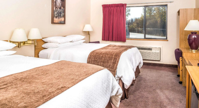 Четырёхместный номер Standard Super 8 By Wyndham St. Regis