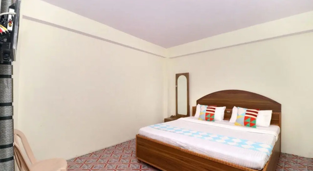 Tranquil Stay By OYO Rooms, Забронировать Отель Отели Шимлы с парковкой, рядом с Площадь Ридж в Шимле, Парковка