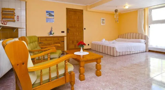 Villa Adam