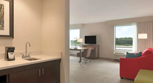 Двухместный люкс Hampton Inn & Suites Kenosha Pleasant Prairie
