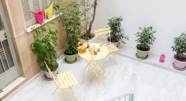 Апартаменты Grandma's Chic & Bright Athenian Home with a Patio
