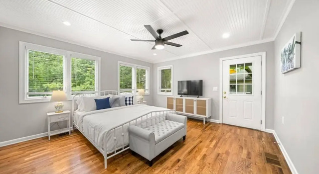 Serene 3BR Home in Historic Downtown Norcross, Book Feriehus Sommerhuse i Norcross, Hytte