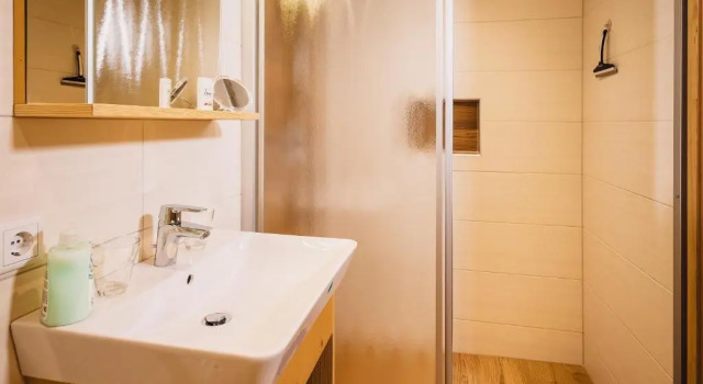 Номер Superior Panorama Hotel Guggenbichl - inkl Sommerkarte, einmaliger Eintritt ins Tauern Spa & bester Ausblick über Kaprun