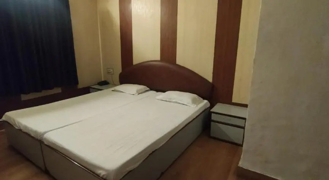 Hotel Samrat, Rezervovat Hotel Déhrádún Uttarakhand