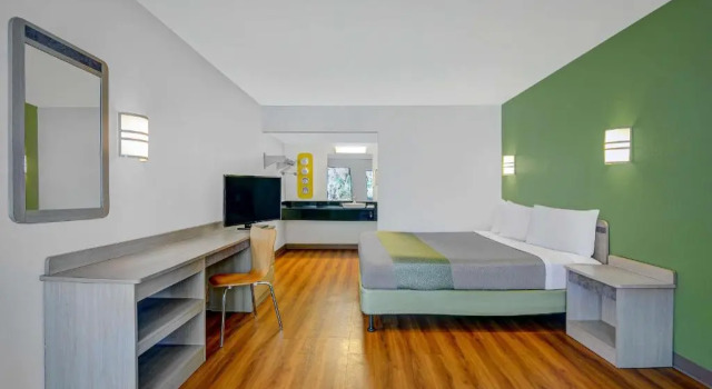 Номер Standard Motel 6-Tallahassee, FL - Downtown