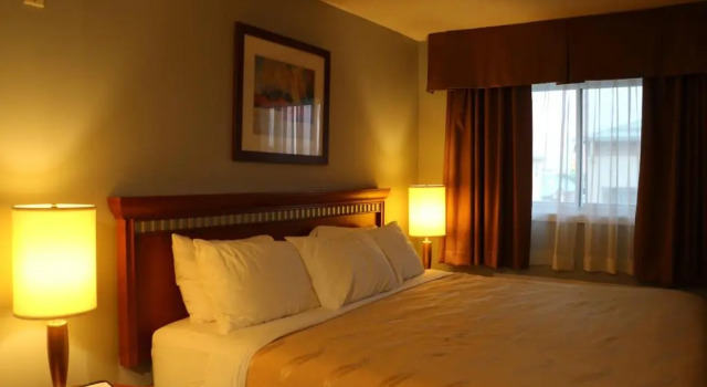 Люкс Quality Inn & Suites 1000 Islands
