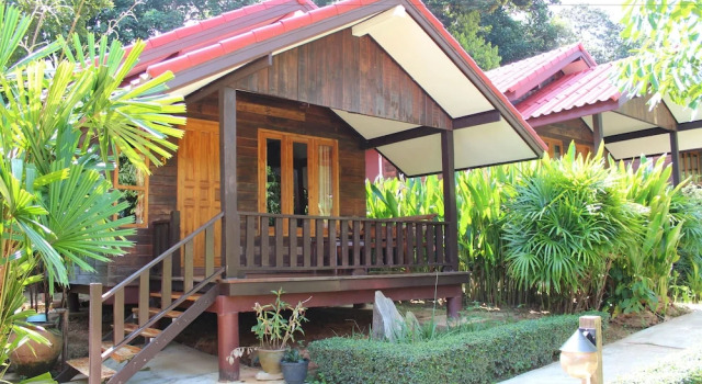 Коттедж Standard с балконом Ban Chom Samed Resort