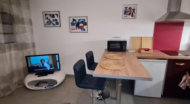 Beau studio tout confort au calme avec parking ., Забронировать Апартаменты/квартира Вийёрбан Rhône