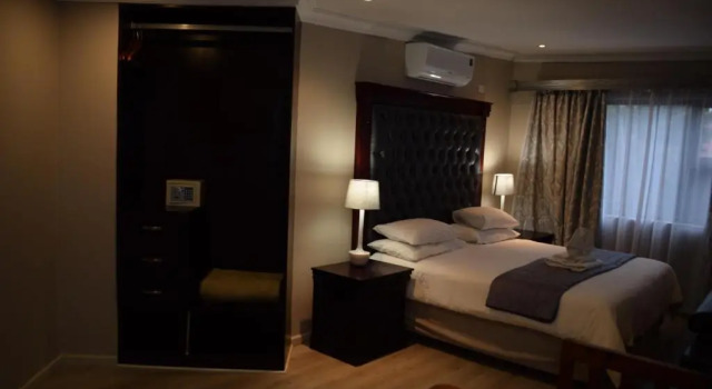 Семейный номер Standard African Moon Corporate House