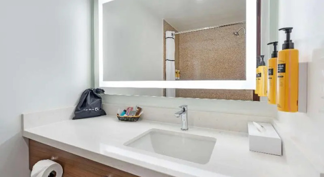 Четырёхместный номер Standard Best Western Plus Newport Mesa Inn