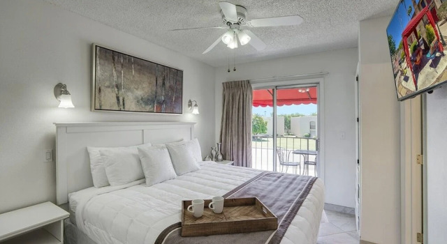 211 Fully Furnished 1BR Suite-Outdoor Pool! by RedAwning, Забронировать Апартаменты/квартира Апартаменты Пруда в Темпе, рядом с Vista Del Camino Park, Апартаменты/квартира