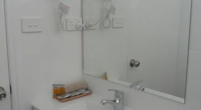 Семейный люкс с 2 комнатами Rosebourne Gardens Motel