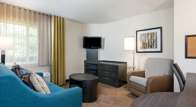 Четырёхместный люкс c 1 комнатой Candlewood Suites - Charlotte - Arrowood by IHG