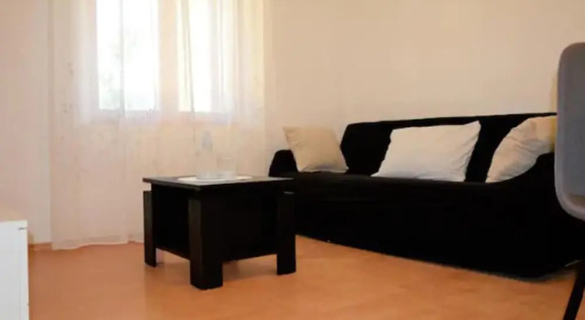 Beachside Apartment - Sleeps 5, Parking & Views, Rezerwuj Apartament Hotele w Split-Dalmatia County z parkingiem, Parking