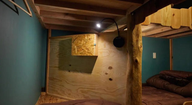 Кровать в общем номере GLAMPiC GUESTHOUSE