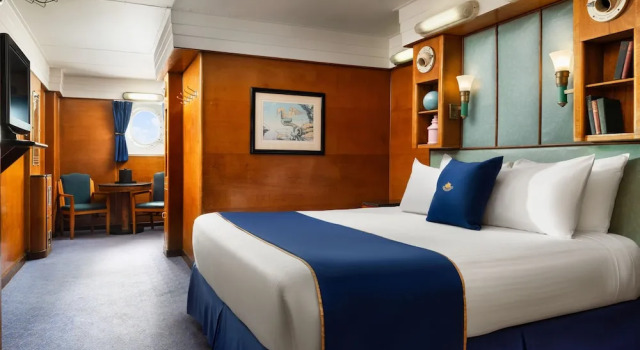 Двухместная каюта Deluxe с видом на гавань The Queen Mary