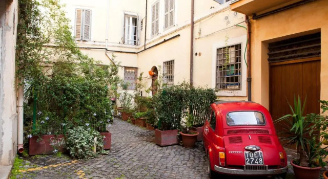 Apartment Near the Colosseum, Book Boutique Hotel Boutiquehoteller i Rom, nær Regia, Boutique Hotel