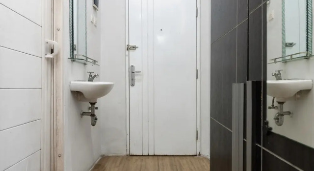 RedDoorz Near Mandaya Royal Hospital Puri