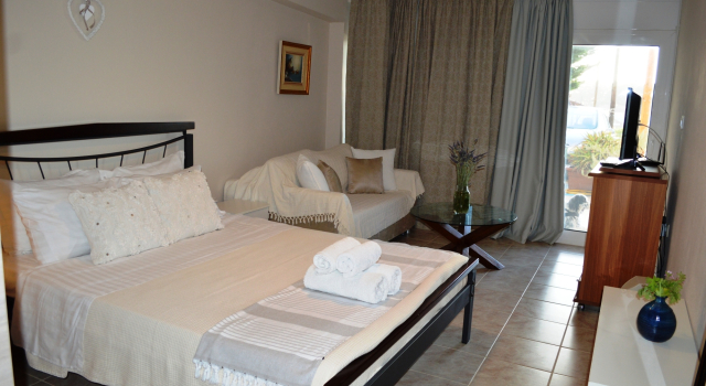 Best House Petit Pylos Messinias, Book Hotel Pylos Messinia
