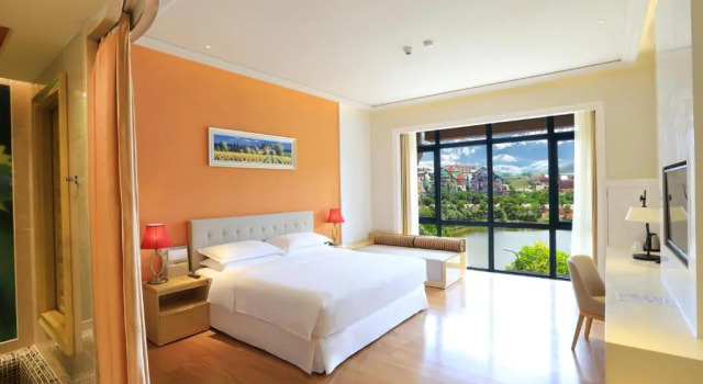 Двухместный номер Deluxe с видом на озеро Four Points by Sheraton Heyuan Resort