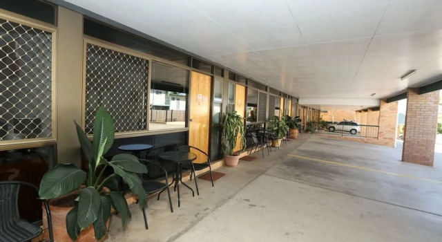 Amber Lodge Motel, Book Motel Hoteller i South Gladstone med parkering, Parkering