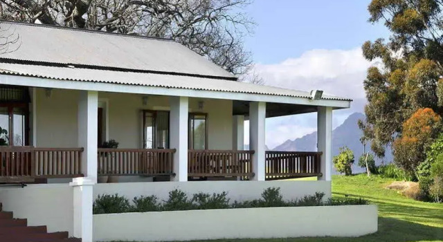 Onze Rust Guesthouse, Забронировать Отель Penhill Стелленбос