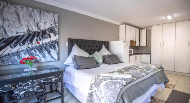 Thatch Haven Guesthouse, Prenota Affittacamere Hotel a Gauteng con piscina, Piscina