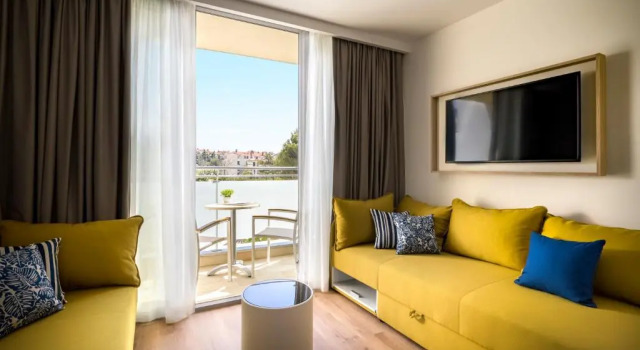 Семейный номер Superior с балконом Valamar Parentino Hotel
