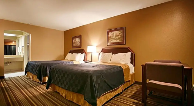 Четырёхместный номер Standard Best Western Inn of Kilgore