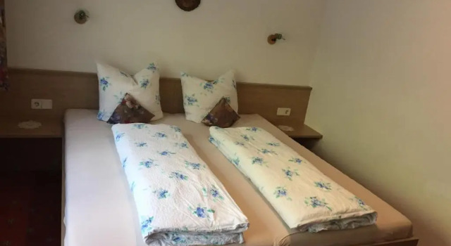 Haus am Gletscher, Rezerwuj Hostel Hotele w Tyrol z parkingiem, Parking
