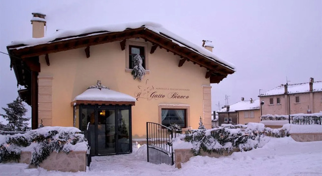 Il Gatto Bianco, Забронировать Отель Пескокостанцо Abruzzo Ski, рядом с Кресельный подъёмник Валлефура (нижняя станция)