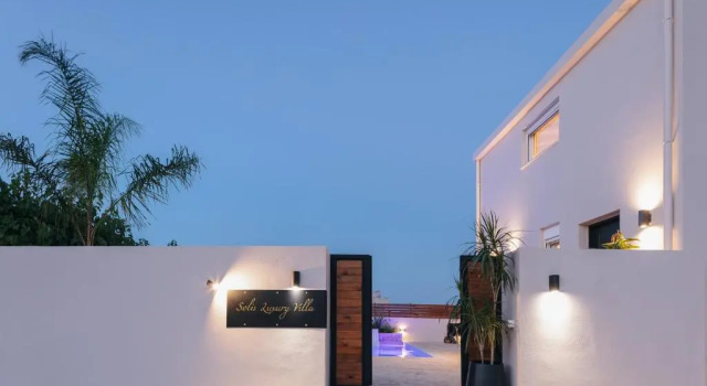 Solis Villa, with Heated Pool & 5 minutes to Beach, By ThinkVilla, Забронировать Отель Каврос 