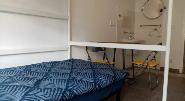 Hostel Jan Becher, Забронировать Хостел Хостелы Карловых Варов, рядом с Музей Яна Бехера, Хостел