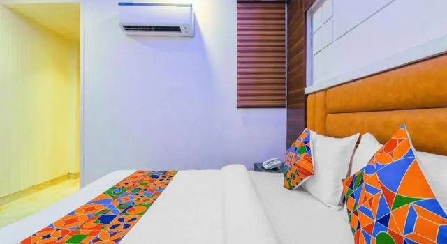 Двухместный номер Deluxe HOTEL SR PALACE, 5 mins from IGI & Domestic Airport Delhi
