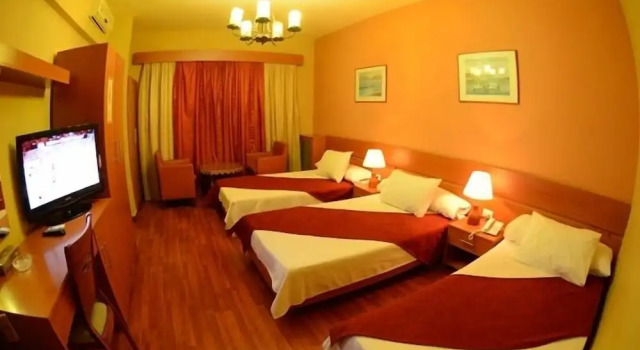 Standardowy trzyosobowy pokój Ahiram Hotel Byblos