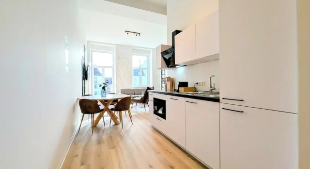 Люкс Luxury c 1 комнатой с балконом и с видом на город VELARIS – Stilvolle Lofts & Penthouses