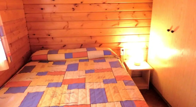 Camping La Llosa, Reservar Parque de campismo Campismo e glamping em El Baix Camp, Parque de campismo