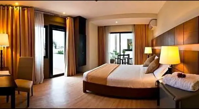 Номер Deluxe The Pinnacle Hotel and Suites